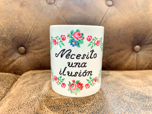 Deforme Semanal · Taza "Necesito una ilusión"